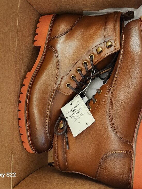 Vince Camuto \